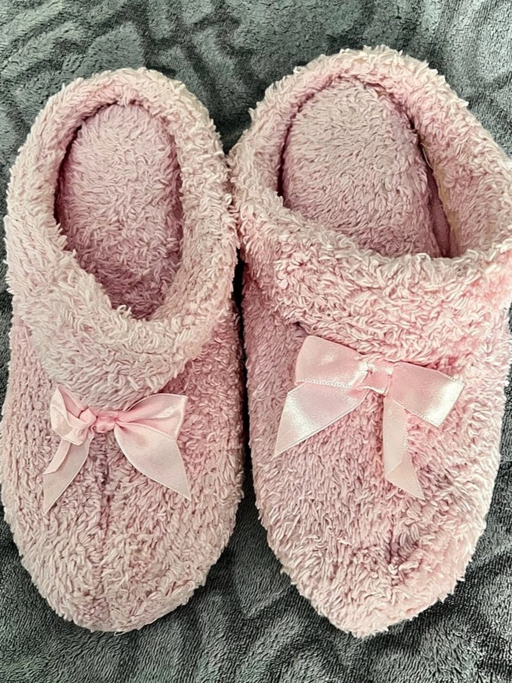 Women’s Pink Fuzzy Slipper Booties Satin Bows Medium Size 6.5-7.5